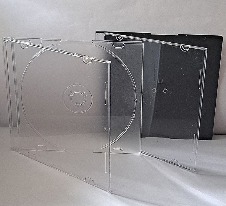 Pudełko na płyty CD/ DVD.