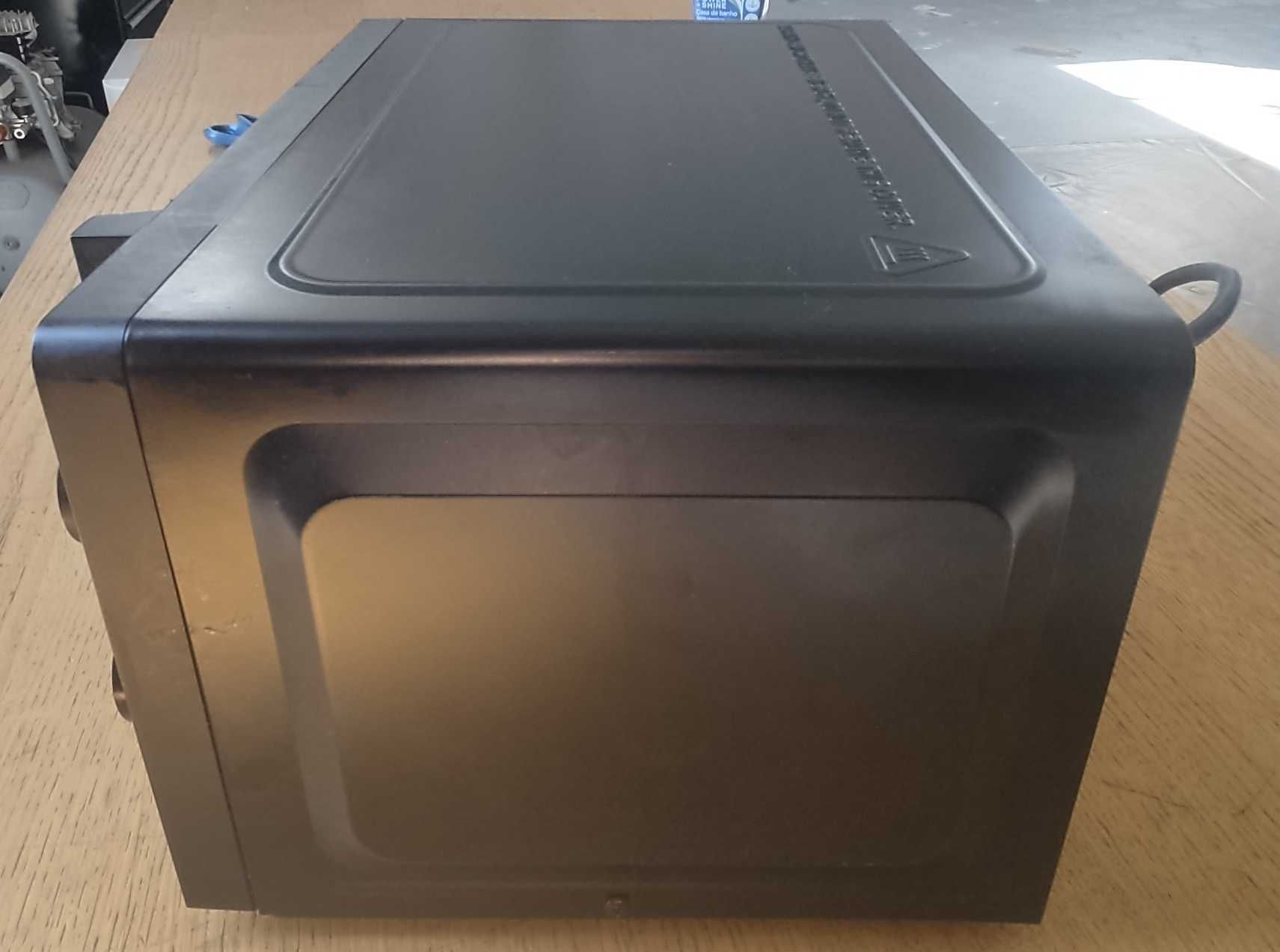 Micro-ondas HISENSE (20 L - Com Grill - Preto)