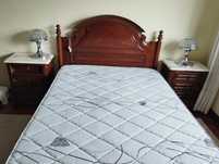 Quarto de casal completo em madeira