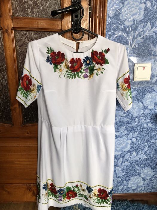 Вишиванка сукня/ вишиванка  чеським бісером
