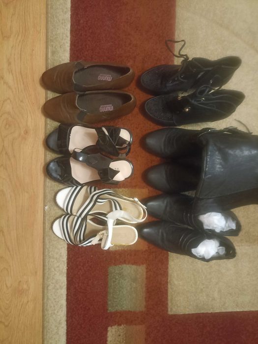 Віддам безкоштовно жіноче взуття розмір 37