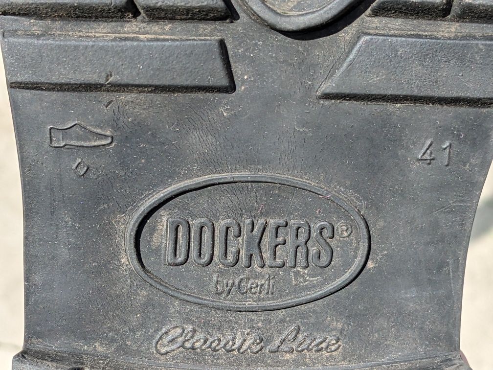 Чорні туфлі DOCKERS