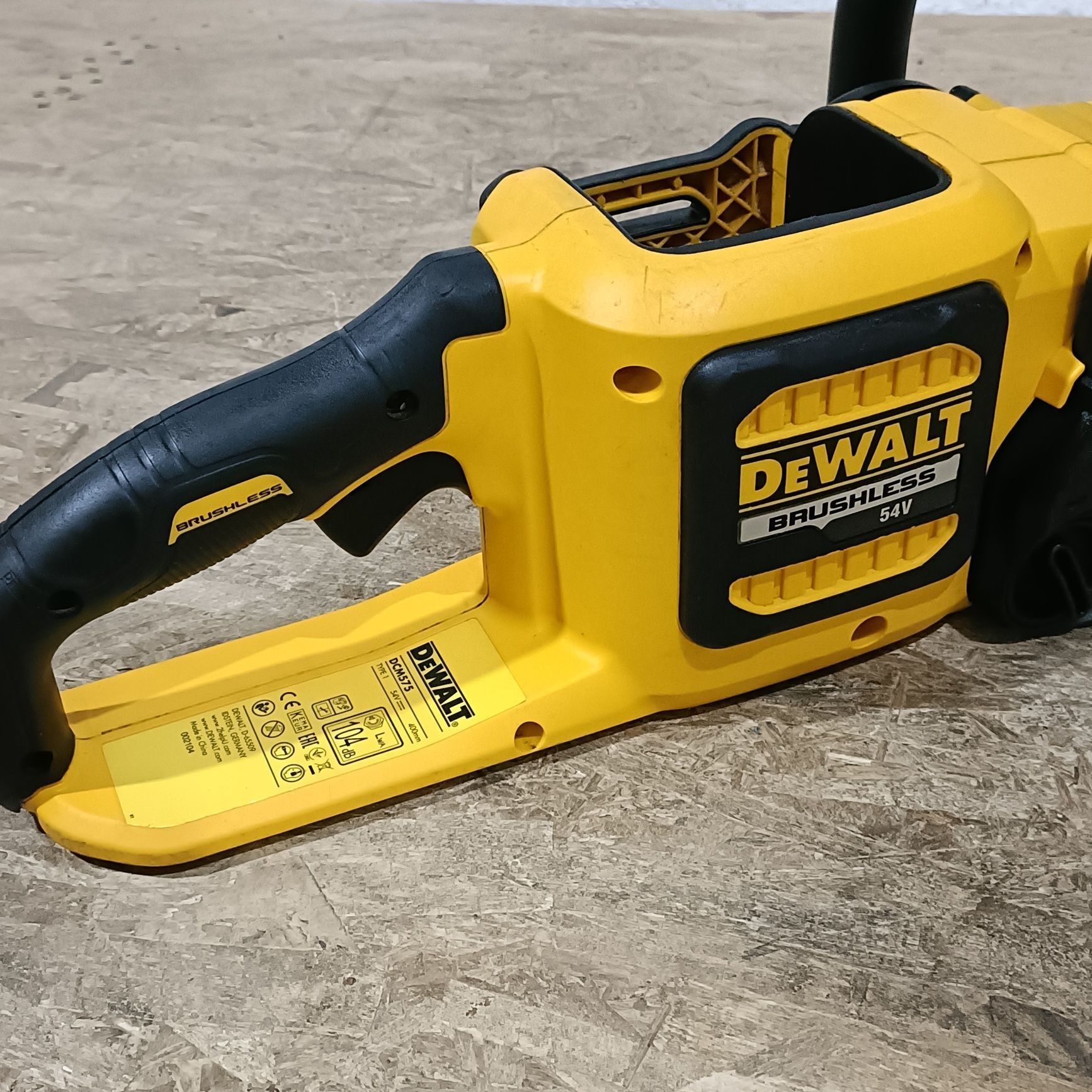 DeWalt DCM575 - piła łańcuchowa na akumulator