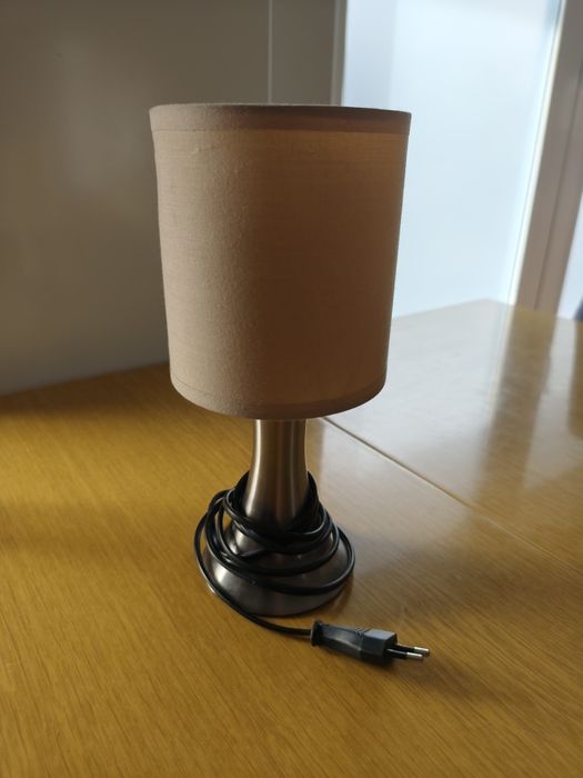 Lampka dotykowa. Max żarówka 40 W.