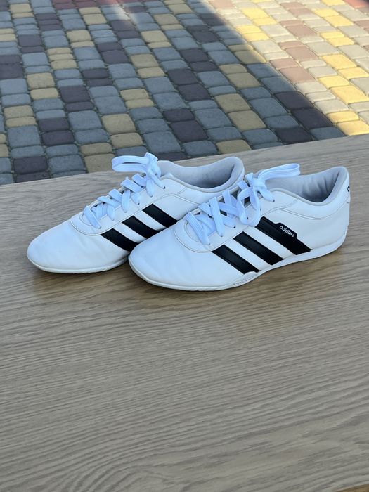 Футзальне взуття, футзалки, спортивне взуття adidas