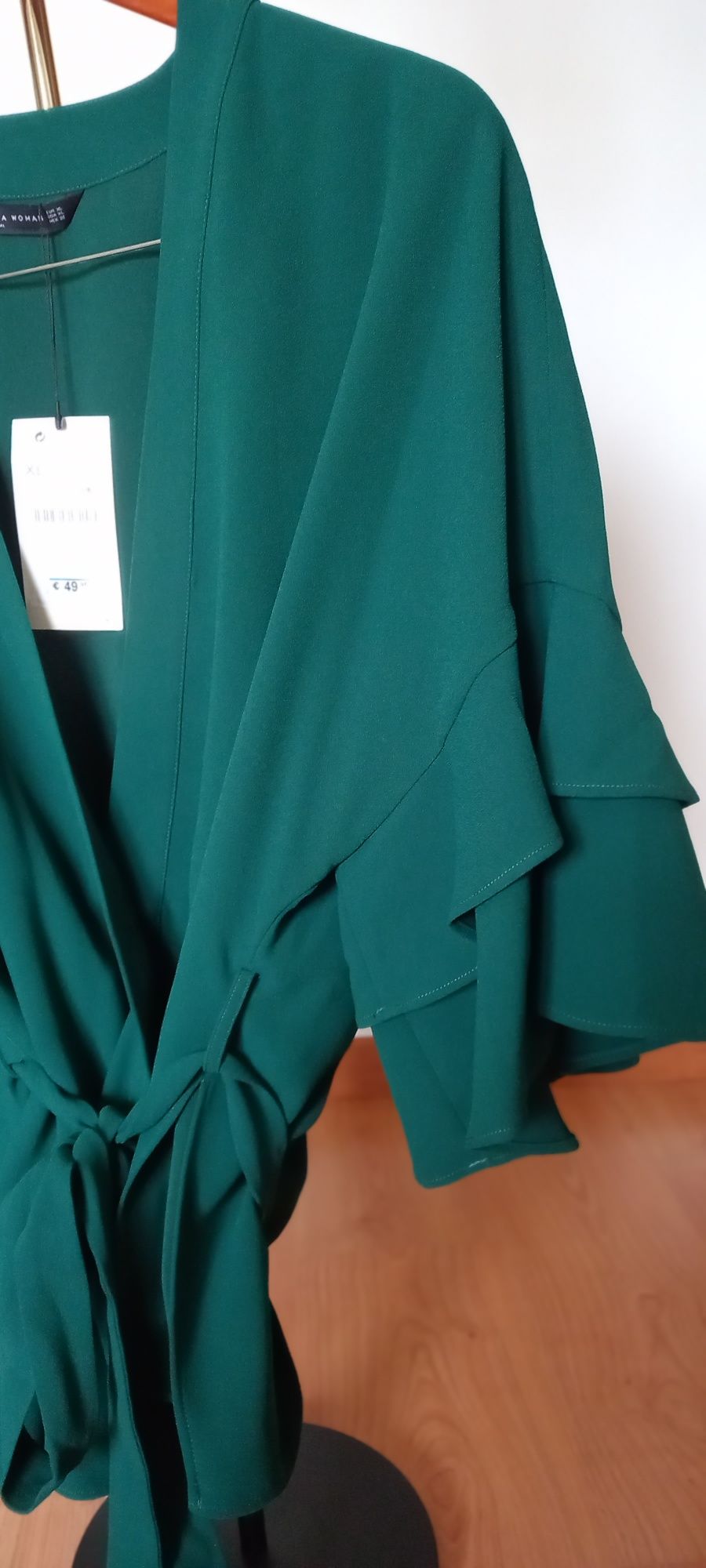 Blusa cruzada verde ZARA