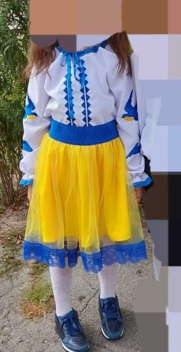 Вишиванка для дівчинки зі спідницею