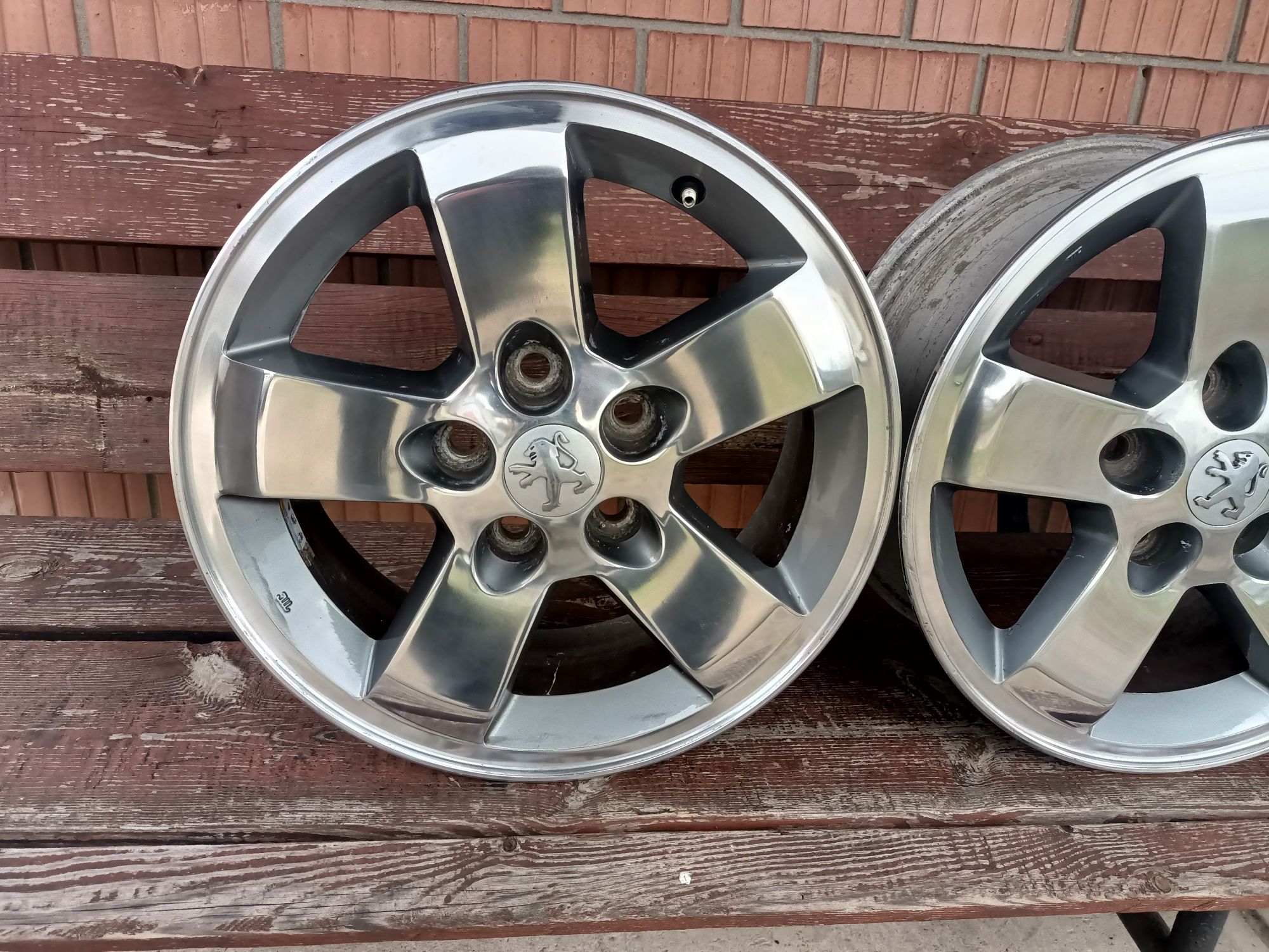 Felgi 5x114,3 R16 Peugeot