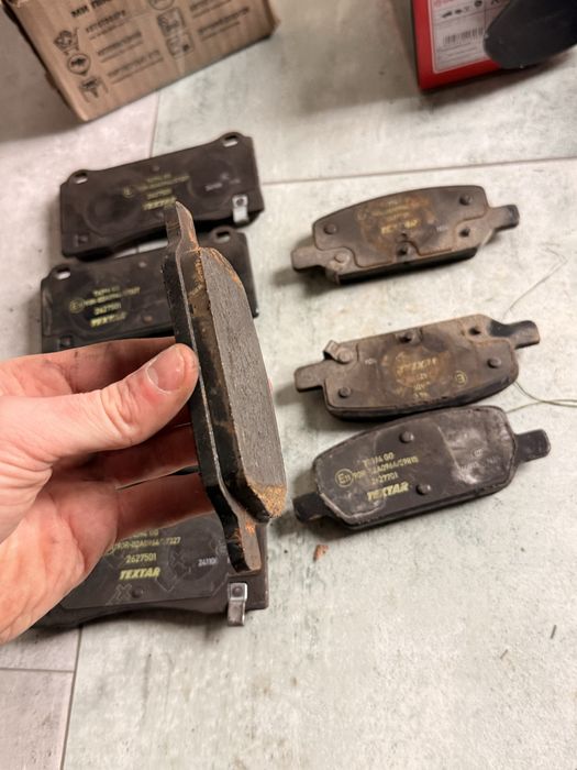 Колотки перед і зад майже нові тесла модел 3