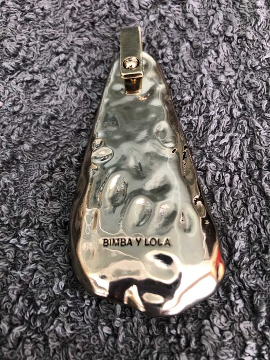 Pingente dourado BIMBA y LOLA