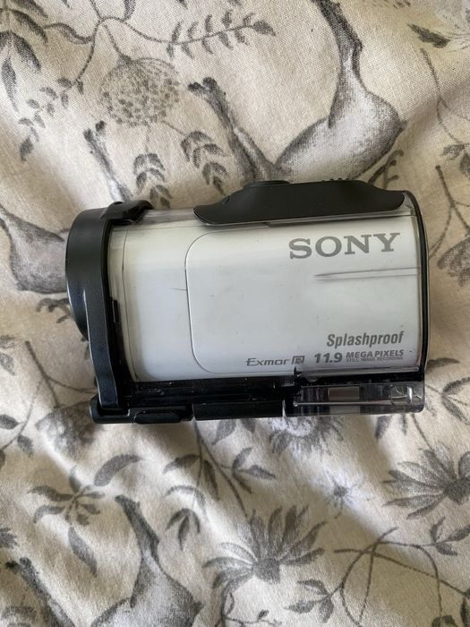 Продам Екшен камеру SONY HDR-AZ1