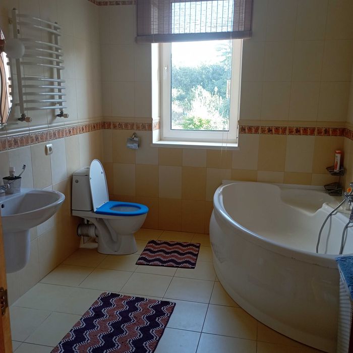 Здам кімнату в приватному будинку з окремою ванною