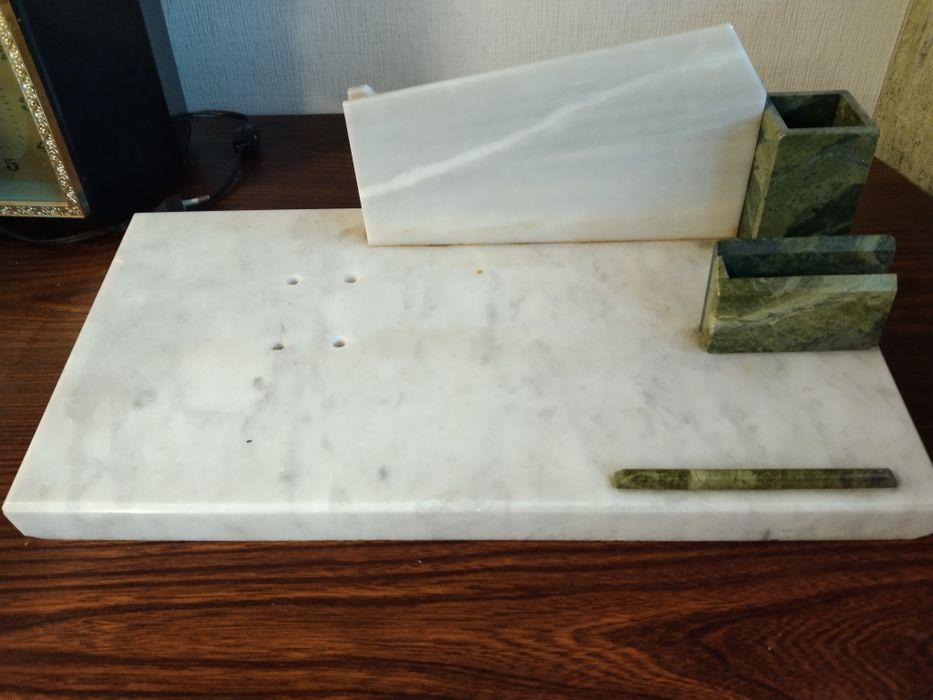 Підставка під перекідний календар з натурального каменю