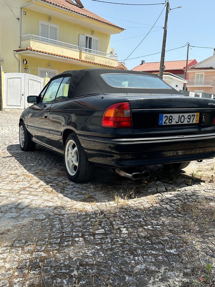 Opel Astra F Cabrio Bertone - Clássico com estilo
