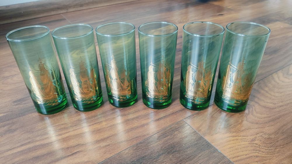 Zielone szklanki ilość 6szt nowe