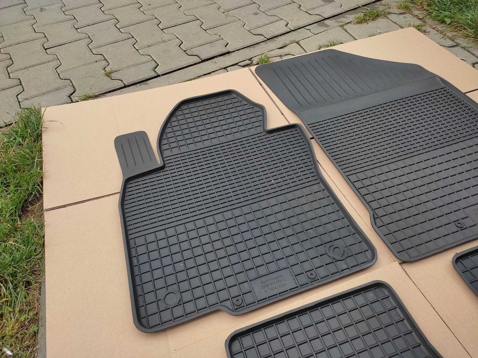 NOWE Dywaniki gumowe SUZUKI SX4 06 -2013r. dopasowane korytka korytko