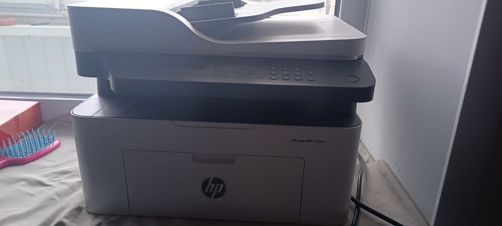 Продам принтер HP Laser mfp 137 fnw