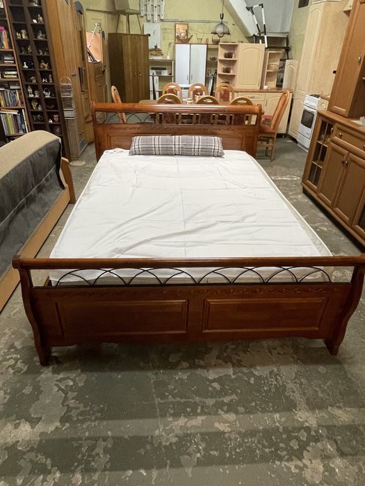Łóżko drewniano-metalowe