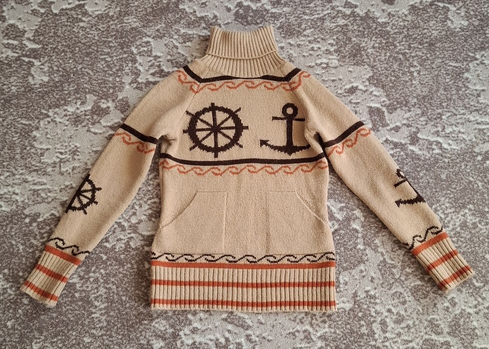 Женский свитер тёплый