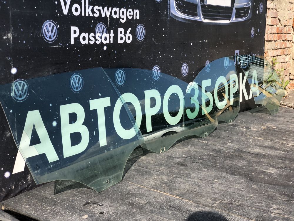 Стекло двери передней задней Пассат Б6 скло дверей Passat B6