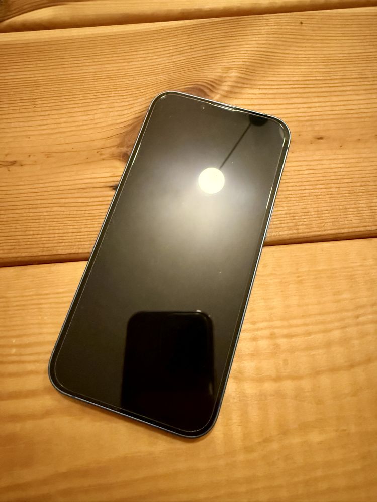 Iphone 13 128 GB stan Bardzo Dobry “z minusem”
