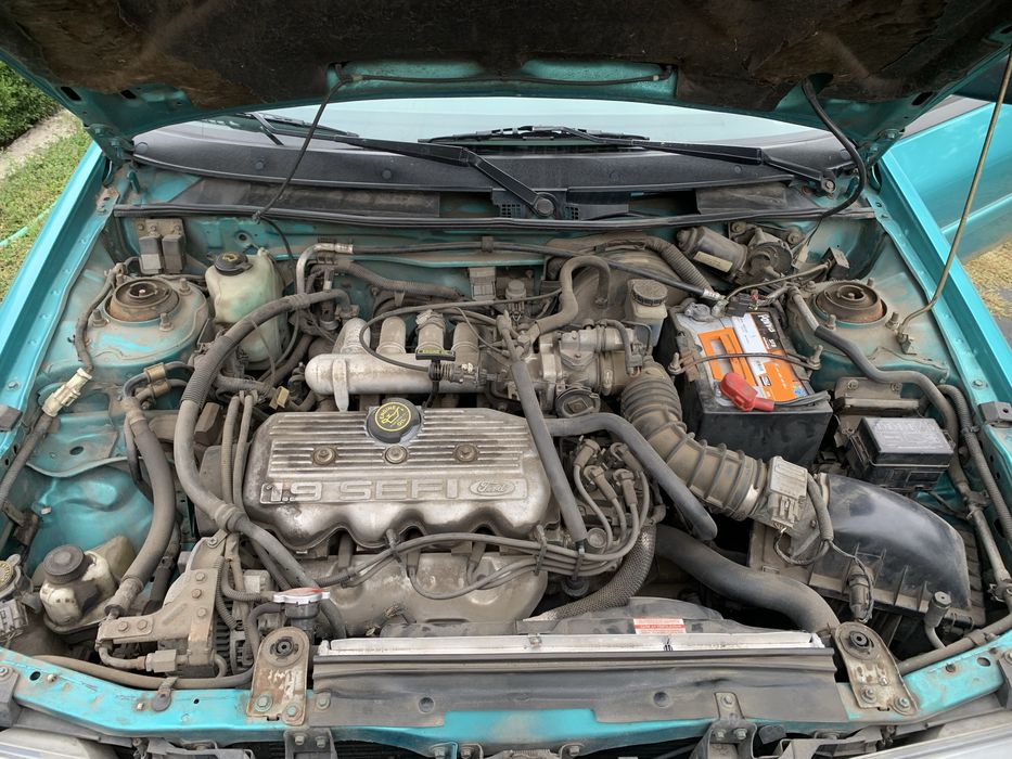 Форд Ескорт LX 1.9 бензин