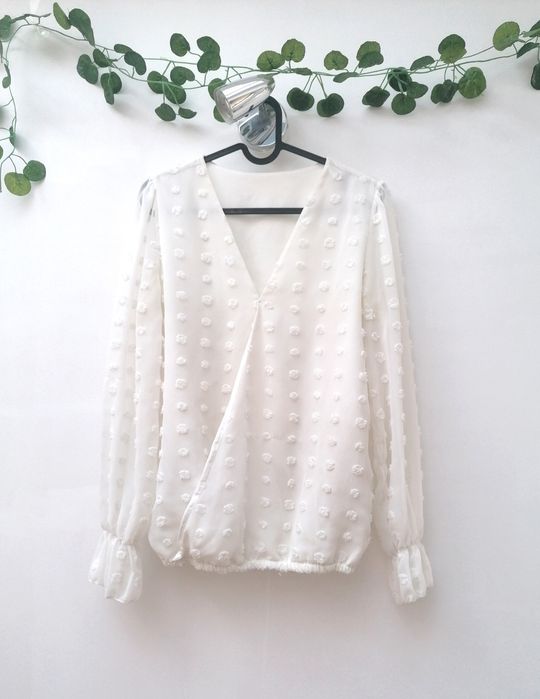 Blusa Branca de Manga Comprida