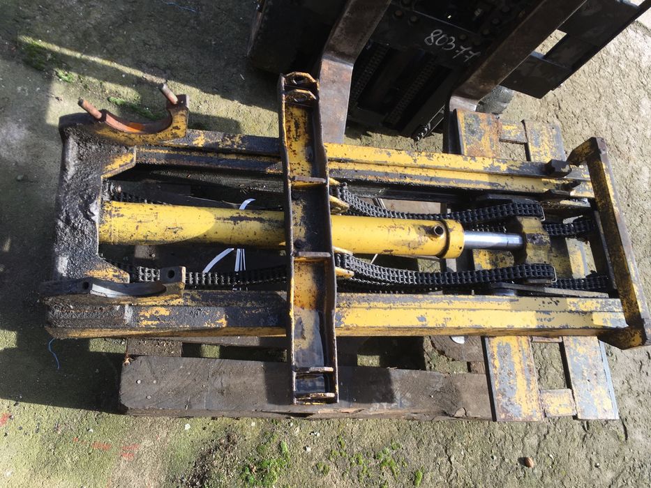 Widlak maszt rak podnośnik