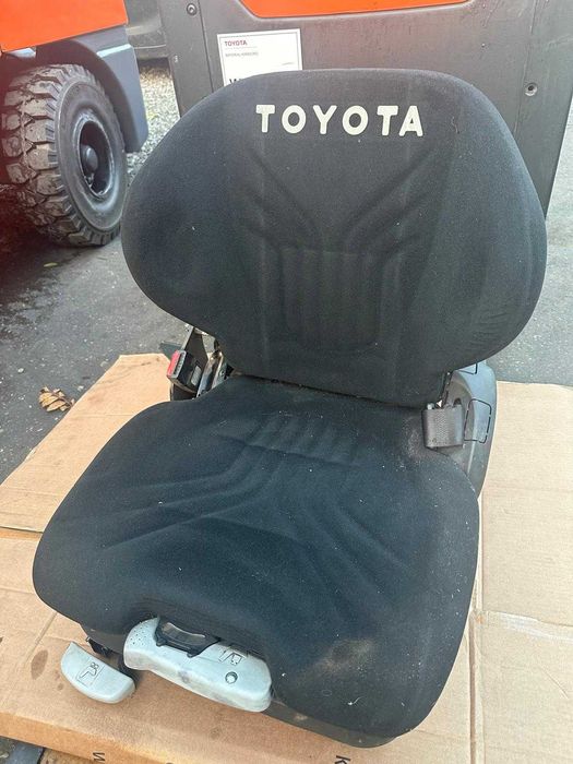 Fotel operatora Toyota 8  /joystick