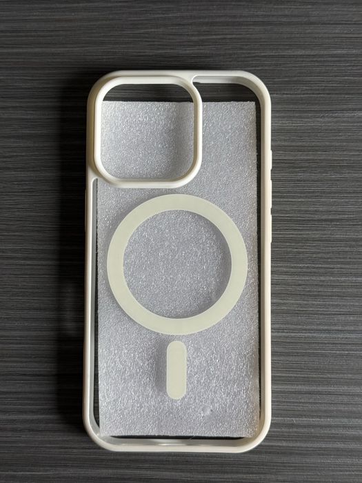 Чохол для Apple iPhone 16 pro з MagSafe.