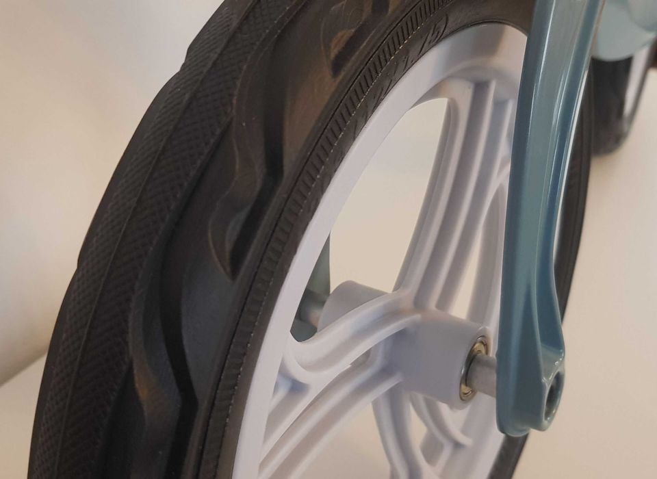 Ultralekki rowerek biegowy magnesium Ricokids RC-620