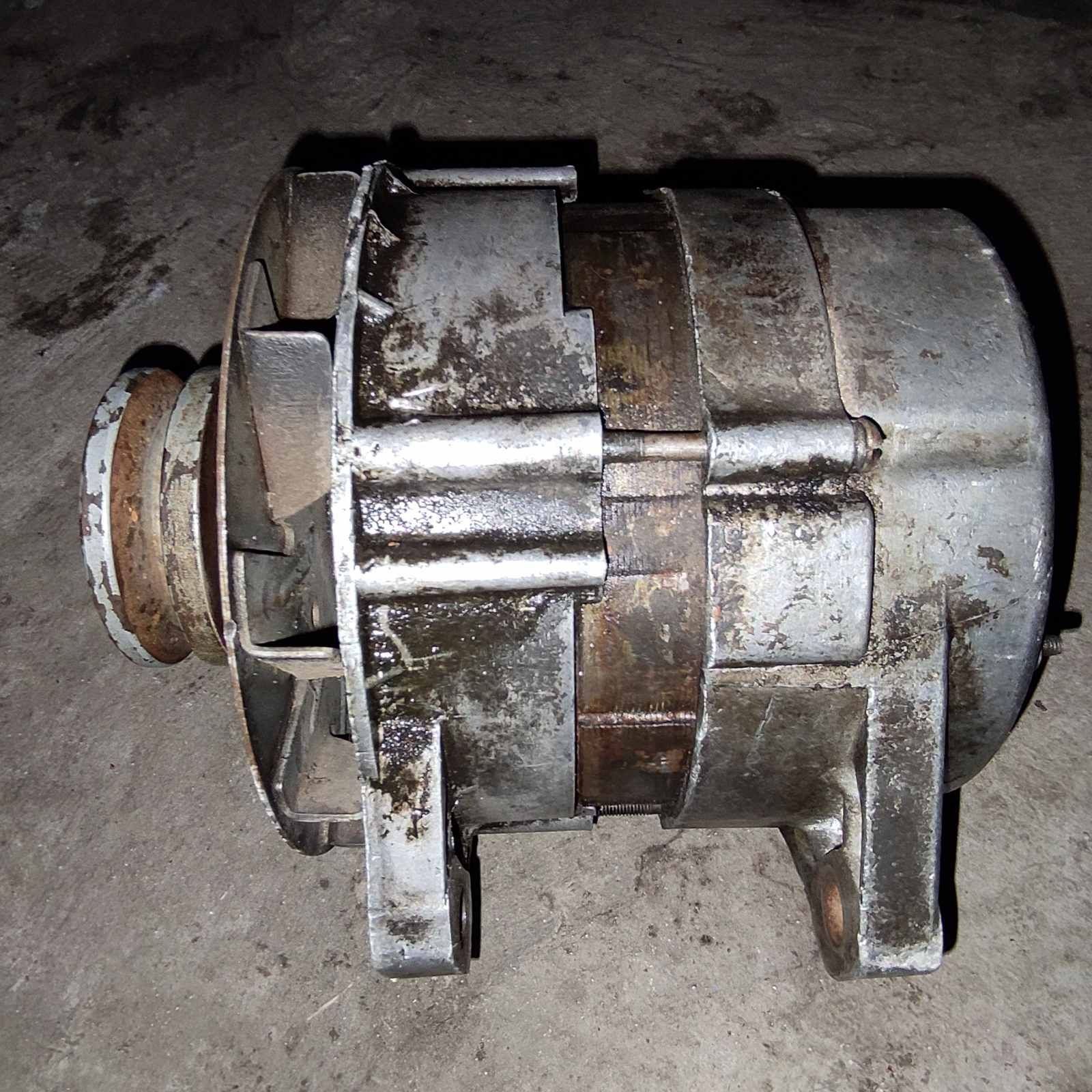 Генератор для автомобиля Газ, УАЗ