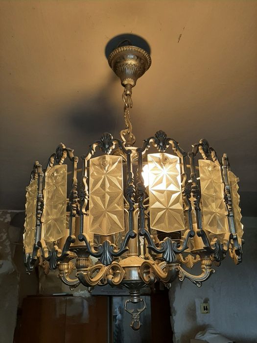 Люстра кришталева