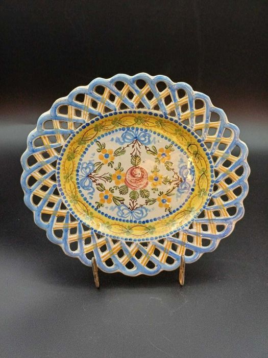 Prato Rendilhado em Faiança de Campolide