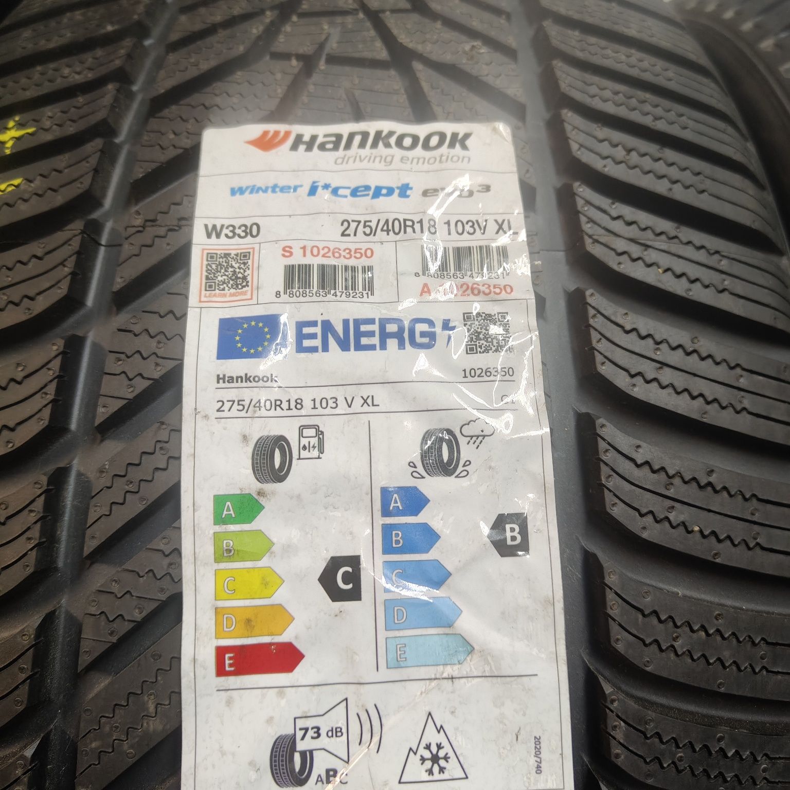 275/40/18 XL Sprzedam parę opon zimowych Hankook
