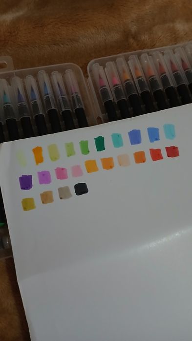 Conjunto de marcadores com ponta de pincel