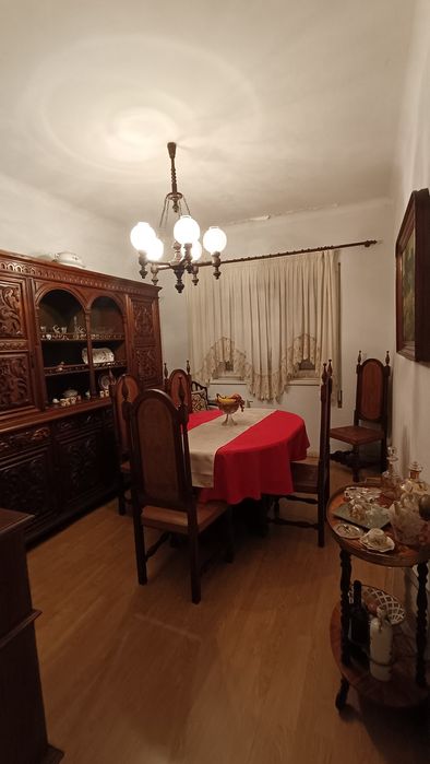 Sala de jantar muito bonita em estilo clássico