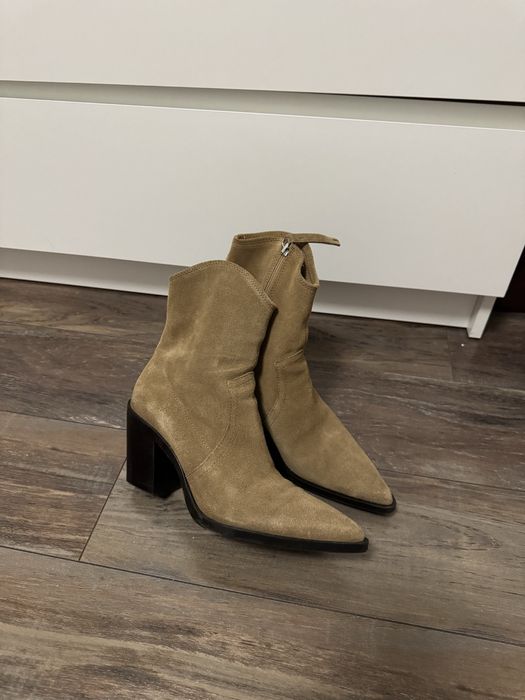 Zara казаки розімр 37