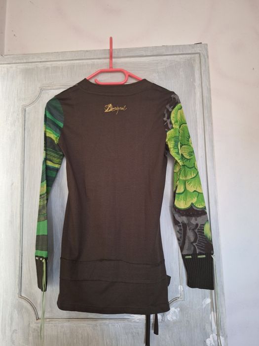 T-shirts tamanho s/m da Desigual novas.