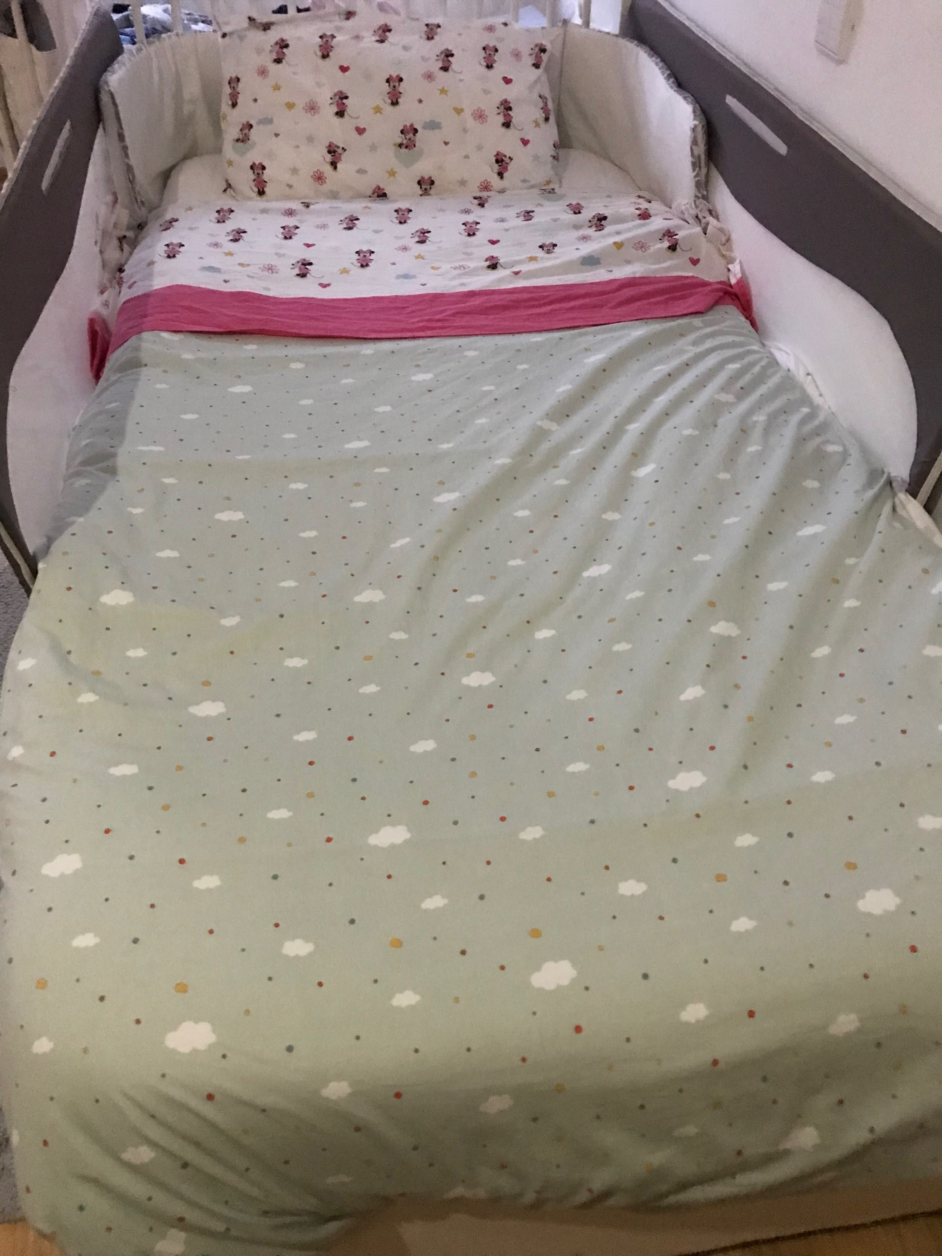 Cama com colchão como novo