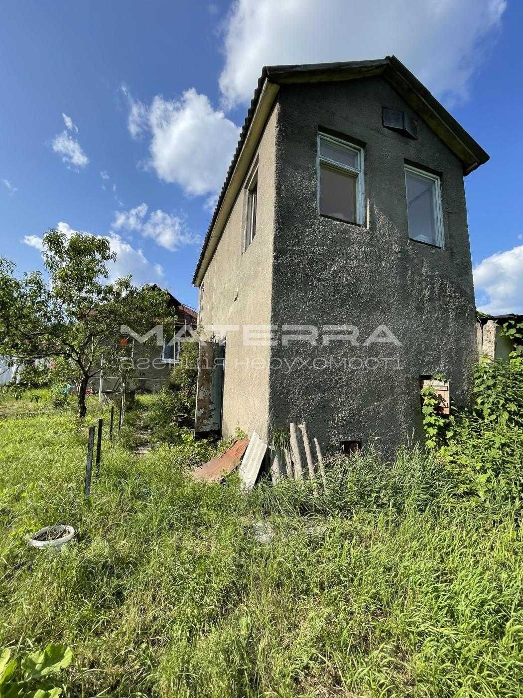 Малютянка продам пів будинку 57 м2 з виходом у ліс та своїм озером