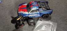 Carro telecomandado grande 54x30cm 1/10 4x4  max 55 km/h NOVO