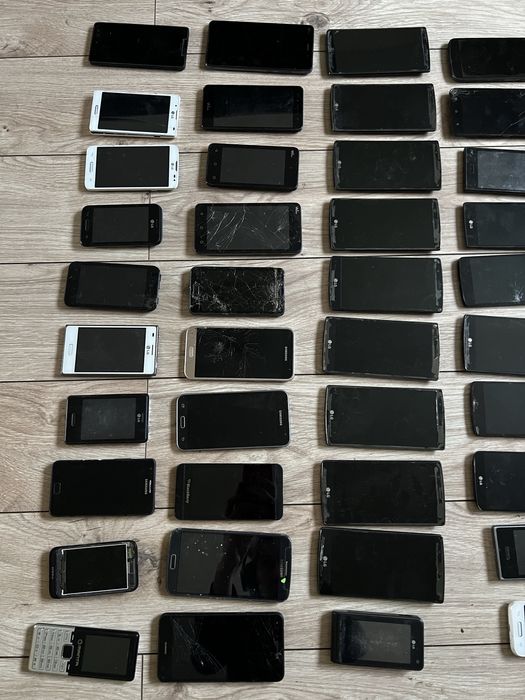 Zestaw 60 sztuk telefonów LG, Samsung, Vivo