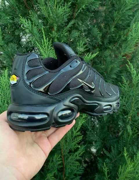 "Buty damskie Trampki"Nike_Air_Max_TN_Plus_czarny R.42