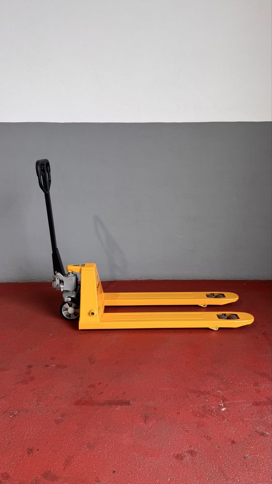 Porta Paletes Manual 2.500kg Borracha