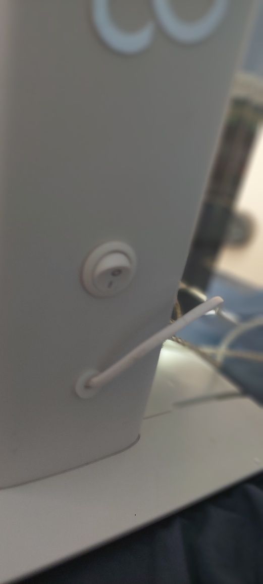 Duże lustro z podświetleniem led na toaletkę