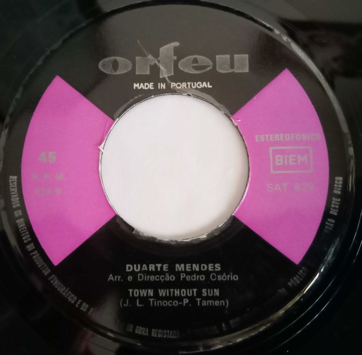 Duarte Mendes	- - - - -	Cidade Alheia	- - - - -	Single