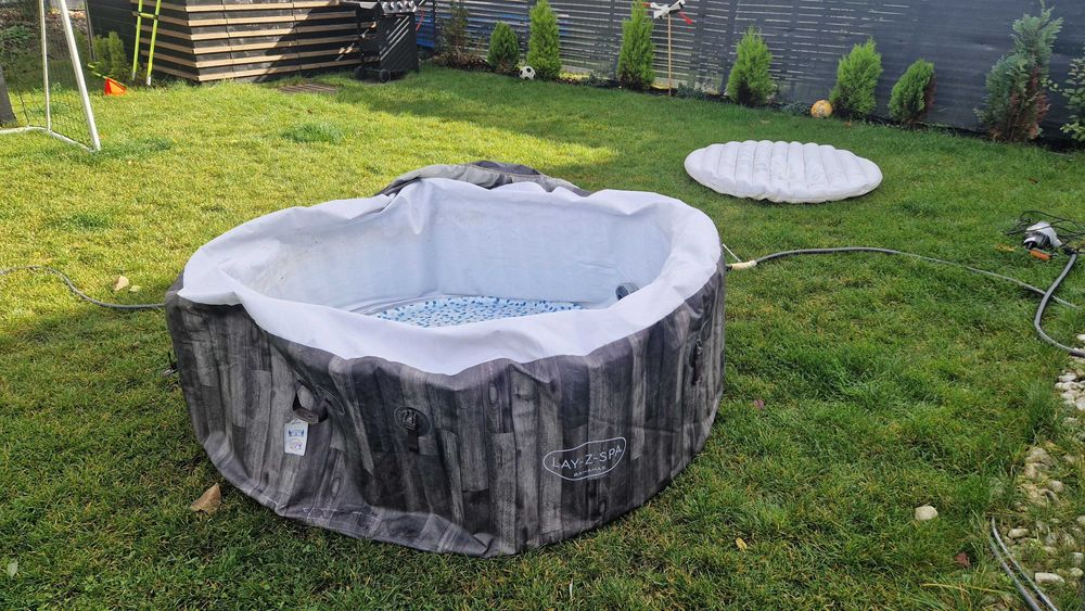 Jacuzzi ogrodowe Lay-z Spa Bahamas 669 litrów