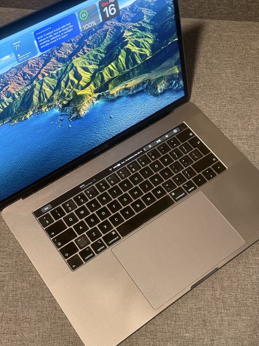 MacBook Pro 15” 2018 i9 Radeon 16GB 512GB bardzo dobry stan