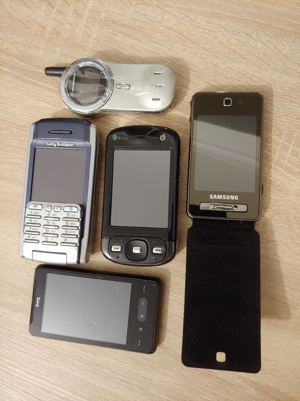 Sony Ericsson P900,HTC TRIN 100,Motorola V70,HTC mini,Samsung F480.